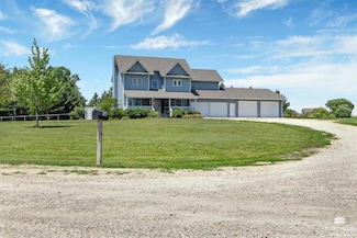 1809 Overview Dr, Clay Center, KS 67432