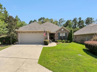 135 Cottage Dr, Hattiesburg, MS 39402