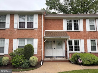 69 Briarwood Path, Clark, NJ 07066
