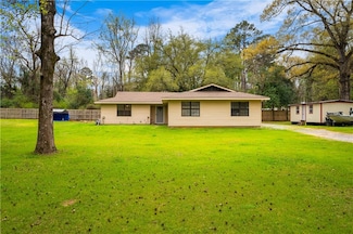 56 Oakland Dr, Boyce, LA 71409