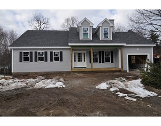 5 Aquarius Ln, Townsend, MA 01469