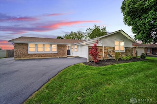 6963 Locustview Dr, Dayton, OH 45424
