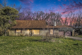 1523 Pinehurst Ln, Niles, MI 49120