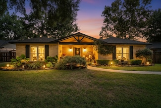 1219 Coe Rd, Pinehurst, TX 77362