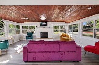 1028 28th St, West Des Moines, IA 50266