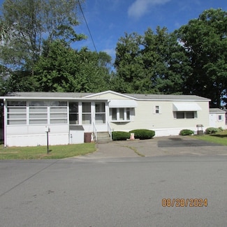 16 Nob Hill Rd, Weymouth, MA 02188