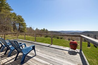 162 Meadow Ln, White River Junction, VT 05001