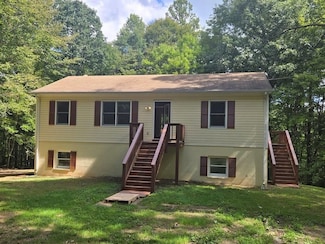 906 Equestrian Trails Rd, New Canton, VA 23123