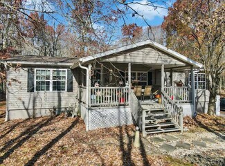 61 Blackberry Ln, Jim Thorpe, PA 18229