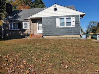 8 Midwood Place, Glen Cove, NY 11542