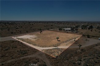 9533 Aster Rd, Oak Hills, CA 92344