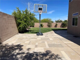 10650 Robin Hill Ave, Las Vegas, NV 89129