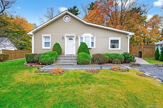 913 Parkway Place, Yorktown Heights, NY 10598