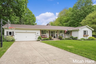 7720 House Ct NE, Belmont, MI 49306