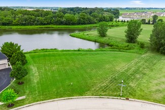 1723 Whittemore Dr, Sycamore, IL 60178