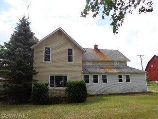 6488 W 104th St, Fremont, MI 49412