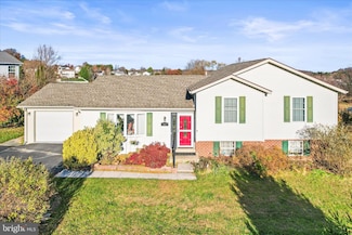 82 Piston Ct, Stewartstown, PA 17363