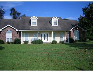 17178 Fenton Dedeaux Rd, Kiln, MS 39556