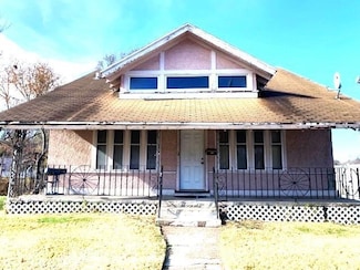 1002 S 22nd St, Saint Joseph, MO 64507