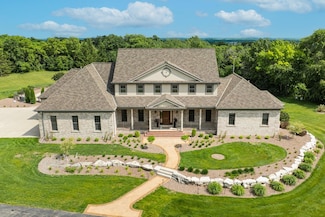 W304S8266 Oakridge Dr, Mukwonago, WI 53149