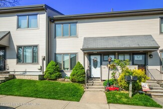 14 Hemlock Ct Unit 135, Staten Island, NY 10309