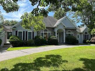 20 Country Ct, Woodbridge, CT 06525