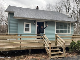 106 Flowertown Rd, Stroudsburg, PA 18360