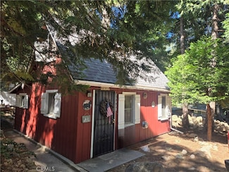 25035 Moon Dr, Crestline, CA 92325