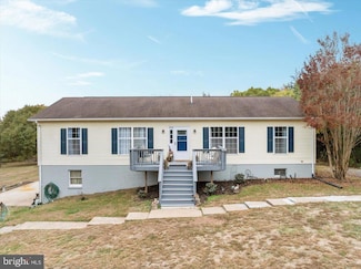 10346 Groves Farm Rd, Midland, VA 22728