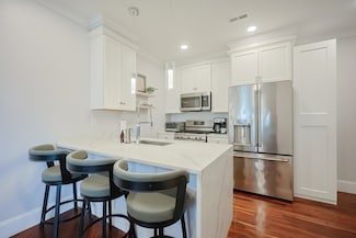 519 Broadway Unit 302, Somerville, MA 02145