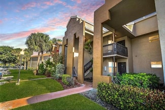 711 SW 113th Way, Pembroke Pines, FL 33025
