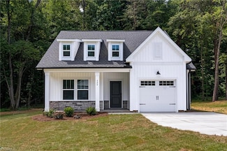 524 Holly Ridge Dr Unit 1002, Winston Salem, NC 27105