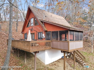 250 Brentwood Dr, Bushkill, PA 18324