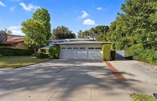 5340 Edgeware Dr, Agoura Hills, CA 91301