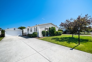10706 W Silver Lake Dr, Frankfort, IL 60423