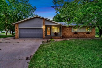 636 Sherman Dr, Newton, KS 67114