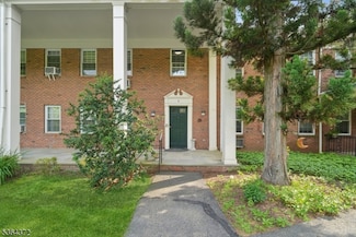 132 Claremont Rd Unit 5C, Bernardsville, NJ 07924