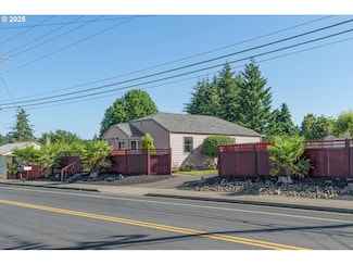 3102 Columbia Heights Rd, Longview, WA 98632