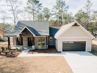54 Summer Dr, Walterboro, SC 29488