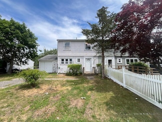 625 Edwards St Unit A, Westhampton Beach, NY 11978
