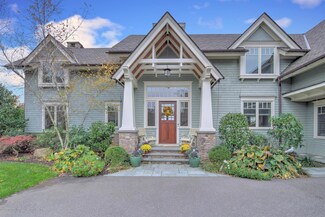 15 Carriage House Ln, Little Silver, NJ 07739