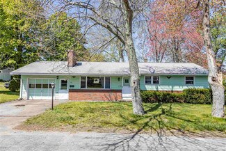 82 Gray St, Manchester, NH 03103