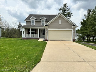122 Pine Hollow Cir, Chardon, OH 44024
