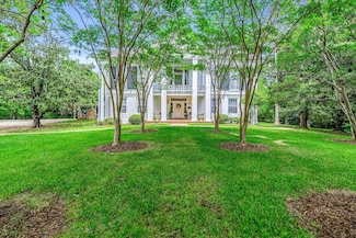 607 Old West Point Rd, Starkville, MS 39759