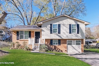5200 Foxwood Rd, Knoxville, TN 37921