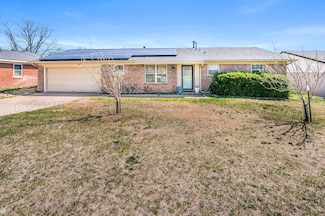 1704 Holly Ln, Pampa, TX 79065