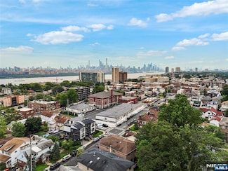 405 Commercial Ave Unit 407, Cliffside Park, NJ 07010