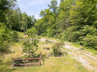 478 Rd, Lesage, WV 25537