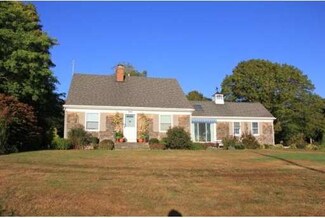 877 Pearse Rd, Swansea, MA 02777