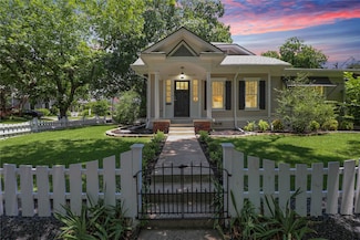 314 N Bradley St, McKinney, TX 75069